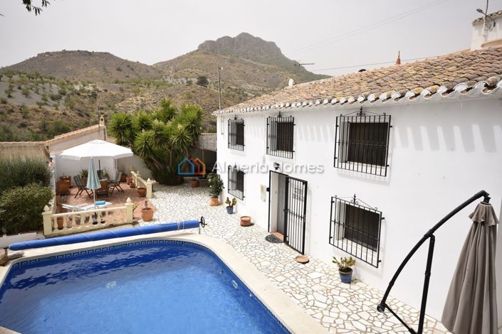 Image No.8-4 Bed Country House for sale