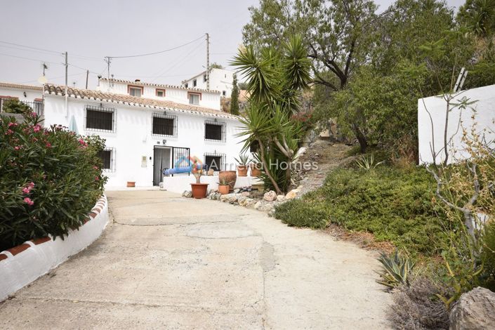 Image No.14-4 Bed Country House for sale