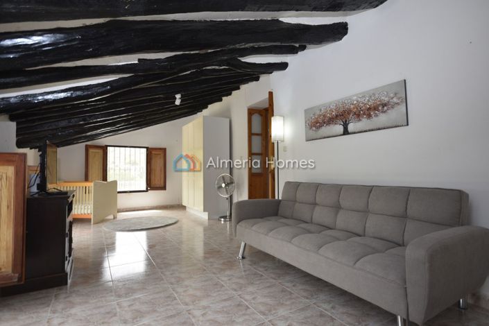 Image No.25-4 Bed Country House for sale