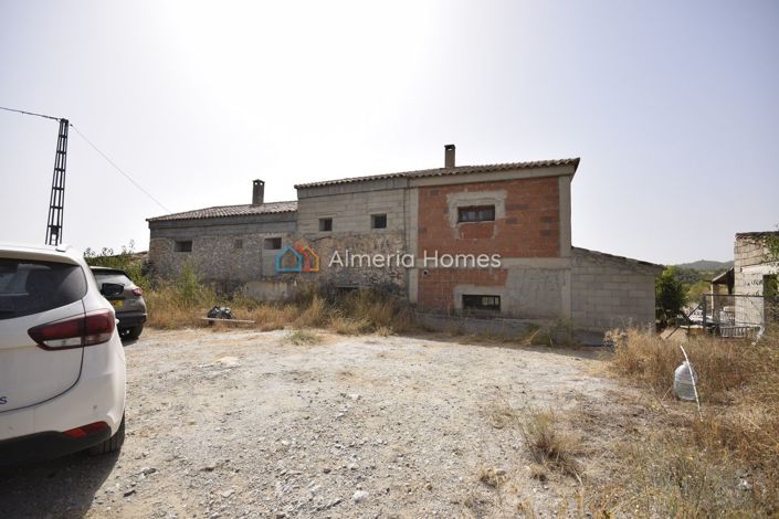 Image No.14-6 Bed Country House for sale