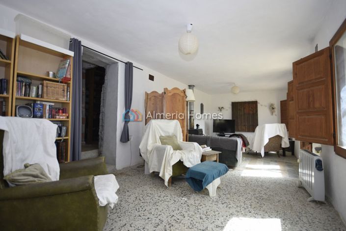 Image No.19-6 Bed Country House for sale