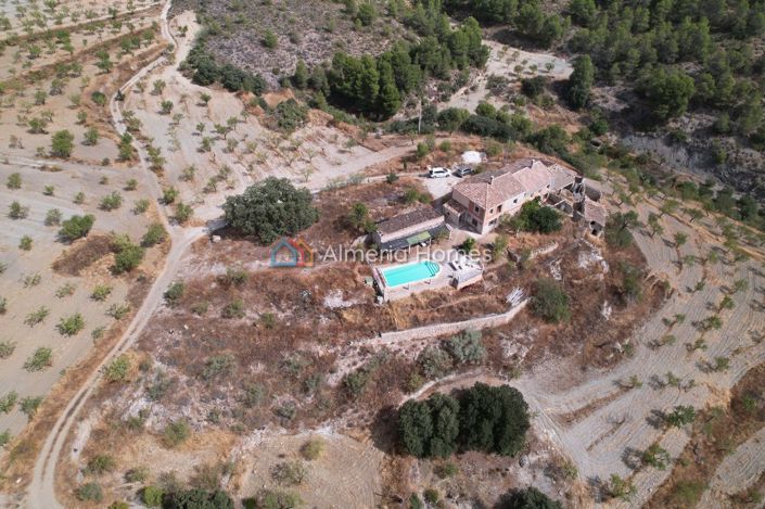 Image No.5-6 Bed Country House for sale