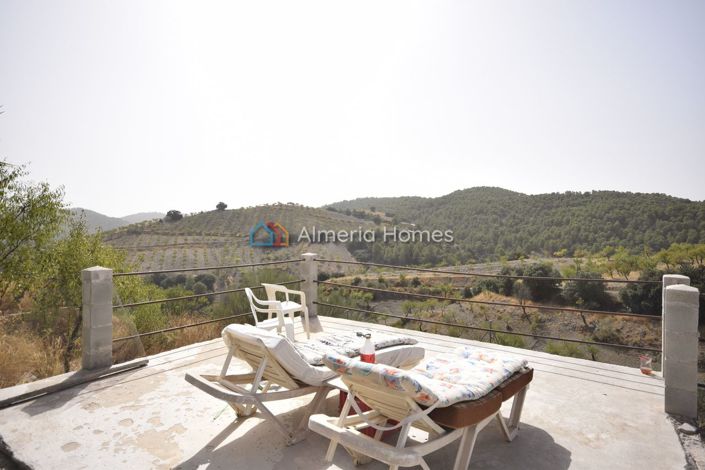 Image No.10-6 Bed Country House for sale