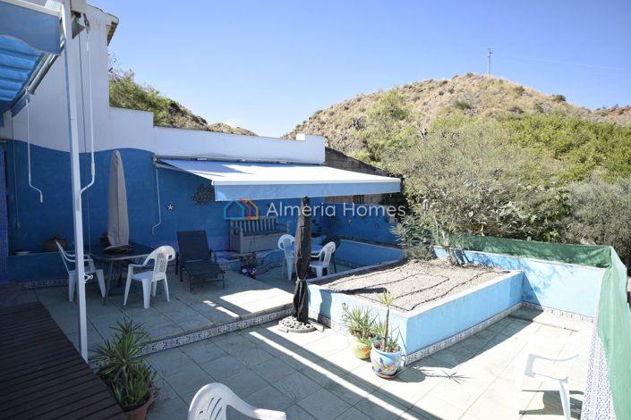 Image No.11-3 Bed Country House for sale