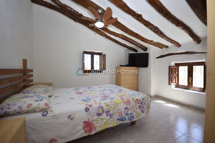 Image No.23-3 Bed Country House for sale