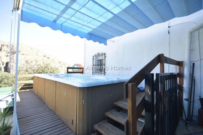 Image No.9-3 Bed Country House for sale