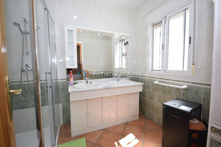 Image No.24-3 Bed Villa for sale