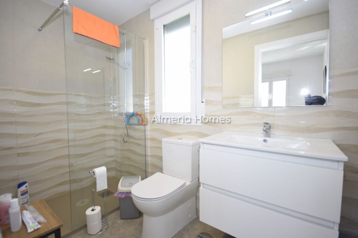 Image No.16-6 Bed Villa for sale