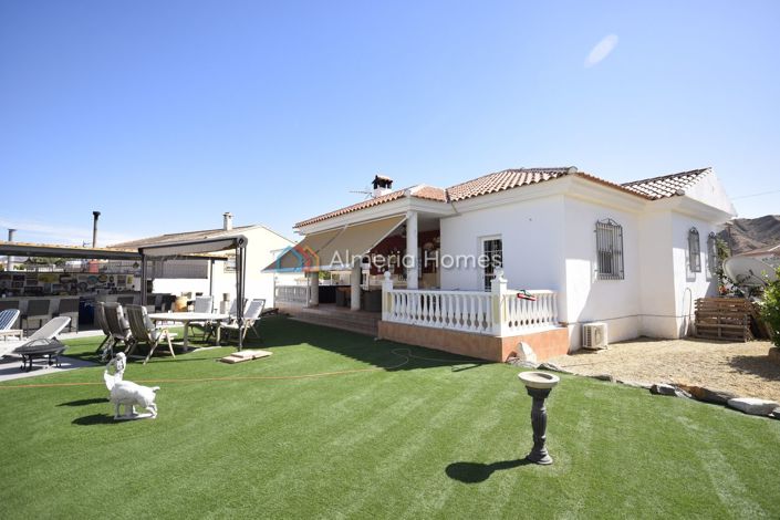 Image No.20-6 Bed Villa for sale