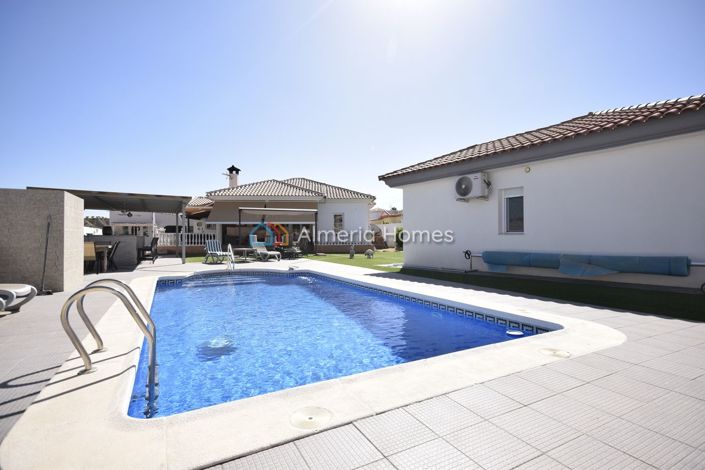 Image No.5-6 Bed Villa for sale