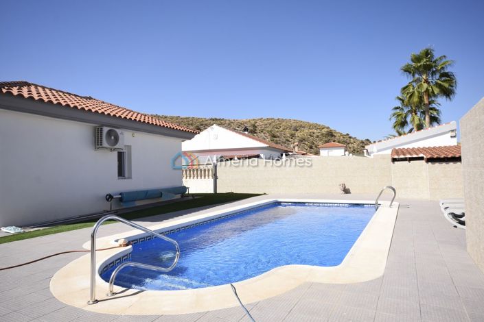 Image No.7-6 Bed Villa for sale