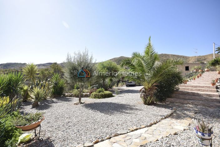 Image No.10-5 Bed Country House for sale