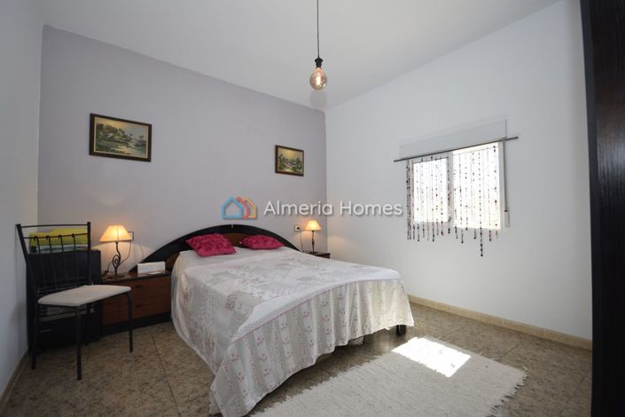 Image No.19-5 Bed Country House for sale