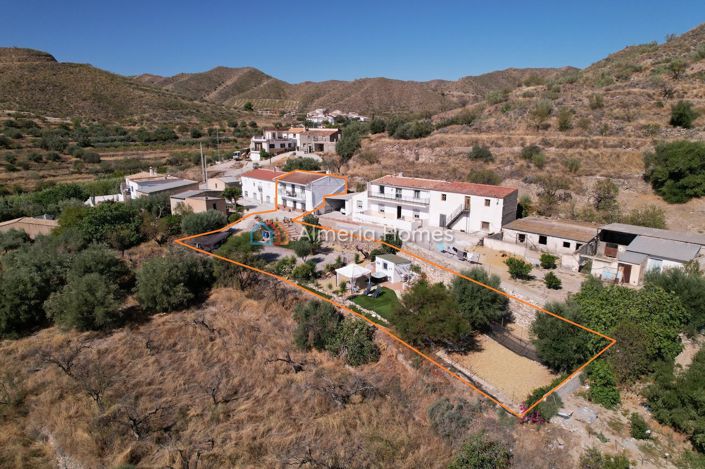 Image No.2-5 Bed Country House for sale