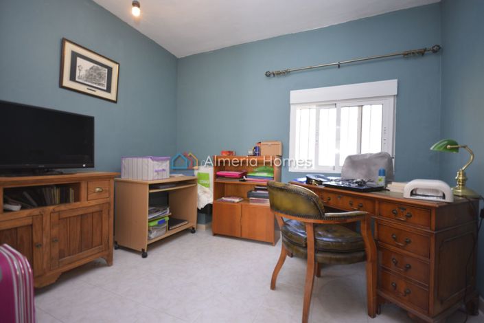 Image No.25-5 Bed Country House for sale