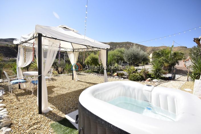 Image No.7-5 Bed Country House for sale