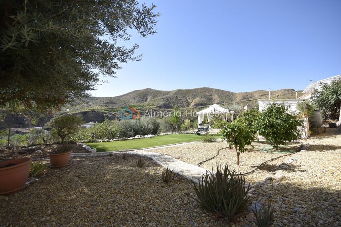 Image No.9-5 Bed Country House for sale