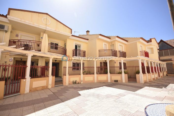 Image No.1-4 Bed Duplex for sale