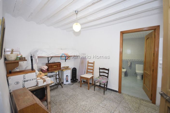 Image No.16-6 Bed Country House for sale