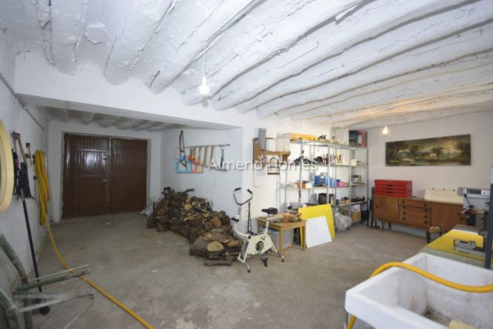 Image No.18-6 Bed Country House for sale