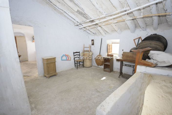 Image No.24-6 Bed Country House for sale