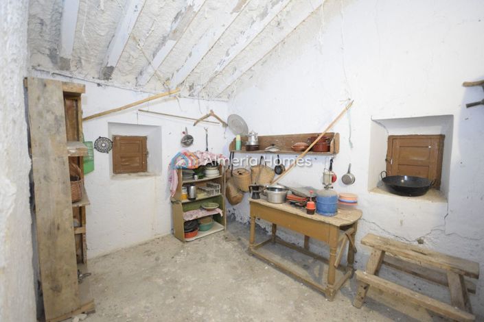 Image No.26-6 Bed Country House for sale