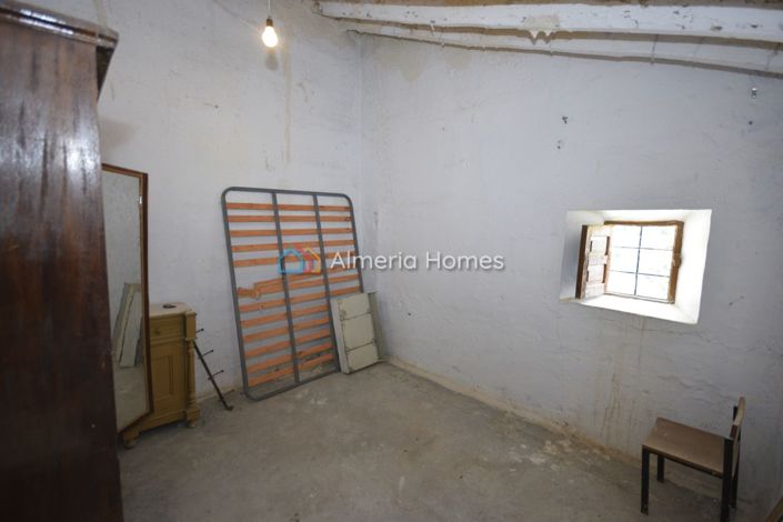 Image No.28-6 Bed Country House for sale