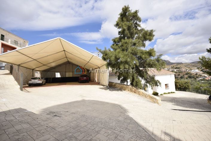 Image No.31-6 Bed Country House for sale