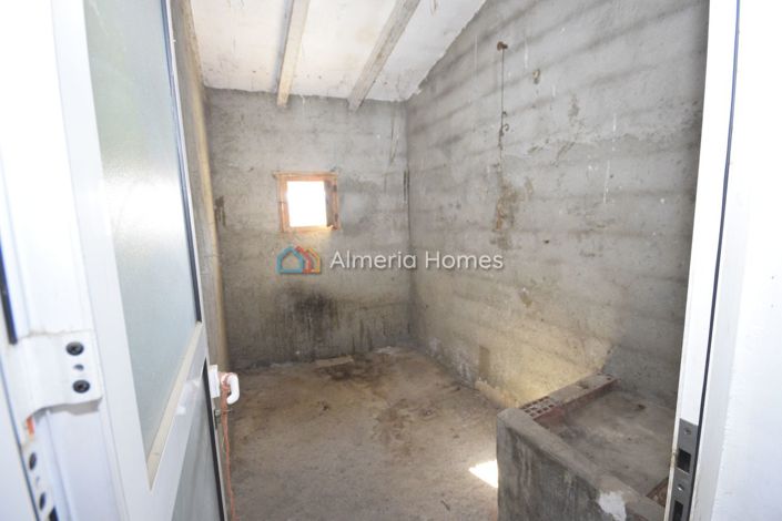 Image No.11-3 Bed Country House for sale