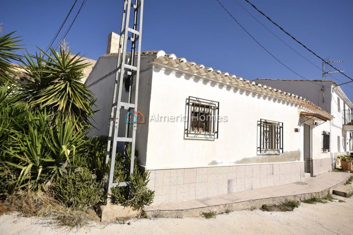 Image No.2-3 Bed Country House for sale