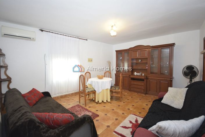 Image No.24-3 Bed Townhouse for sale