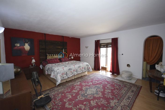 Image No.11-1 Bed Villa for sale