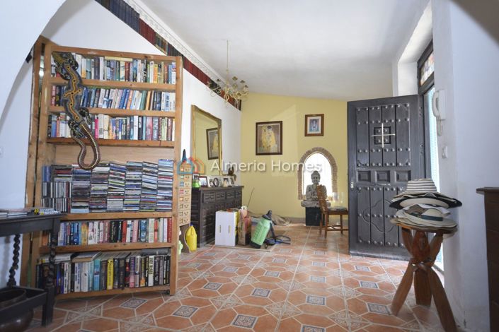 Image No.3-1 Bed Villa for sale