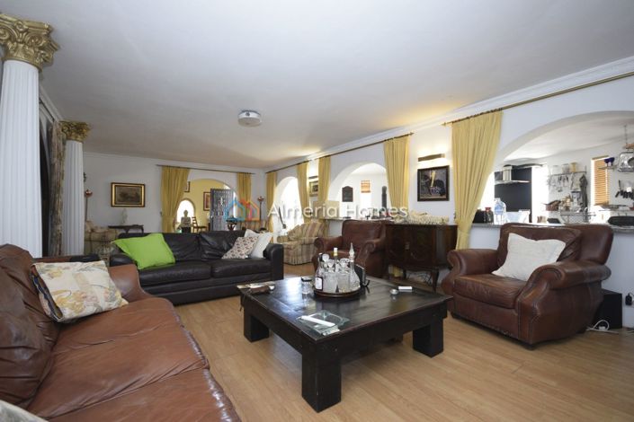 Image No.6-1 Bed Villa for sale