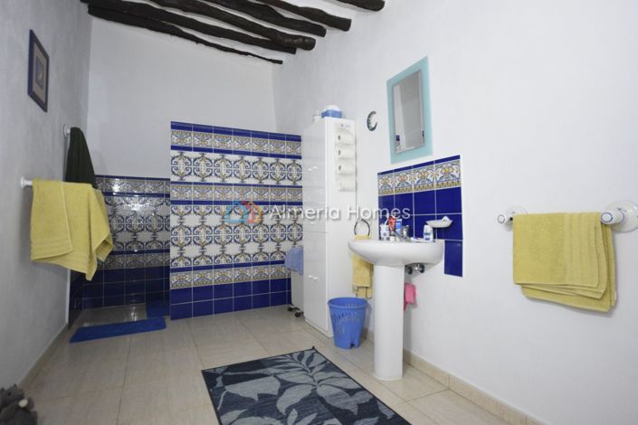 Image No.24-4 Bed Townhouse for sale