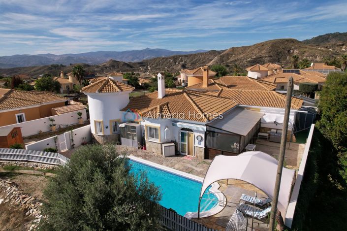 Image No.2-3 Bed Villa for sale