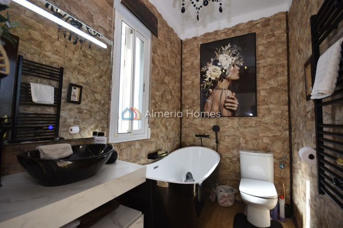 Image No.12-3 Bed Villa for sale