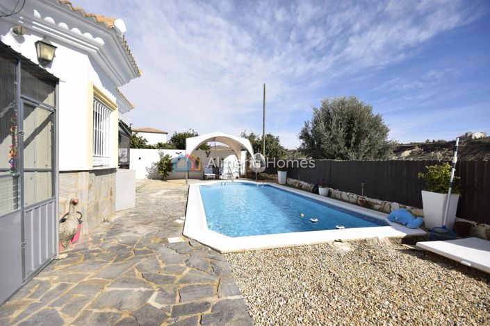 Image No.8-3 Bed Villa for sale