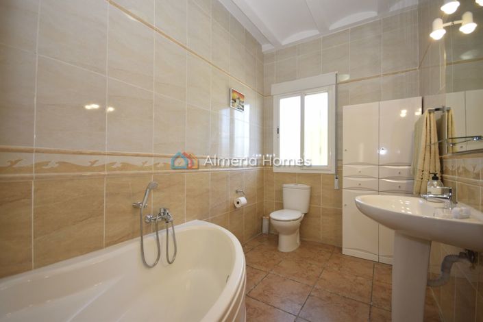 Image No.24-4 Bed Villa for sale