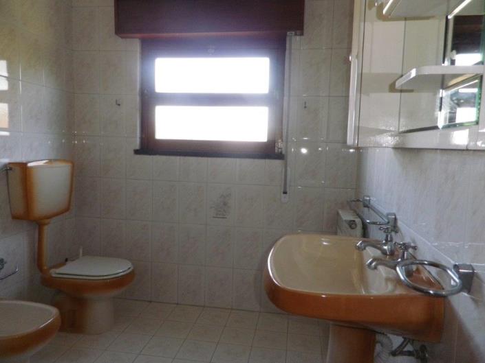 Image No.17-5 Bed Property for sale