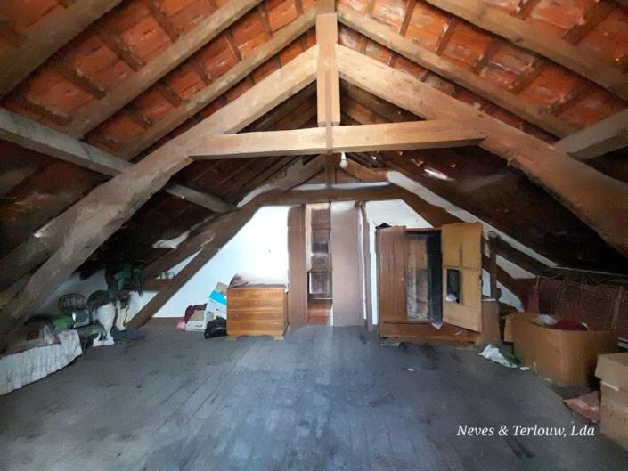 Image No.26-3 Bed Flat for sale