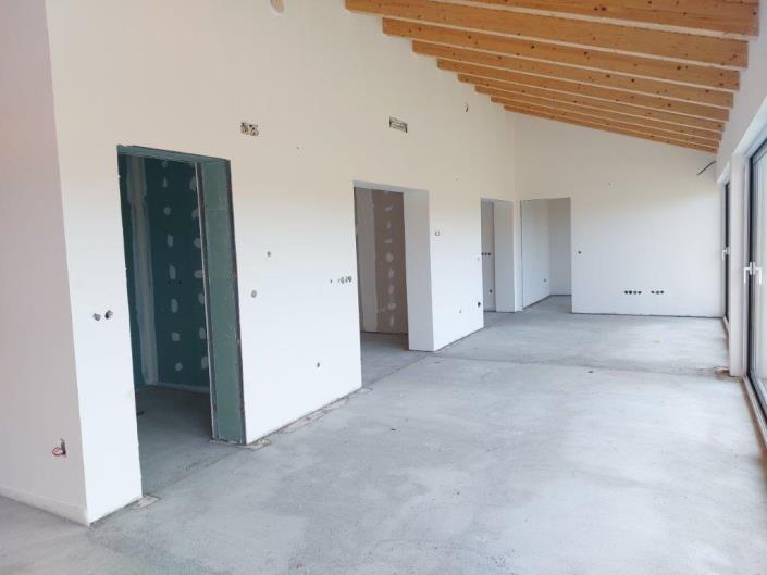 Image No.5-3 Bed House for sale