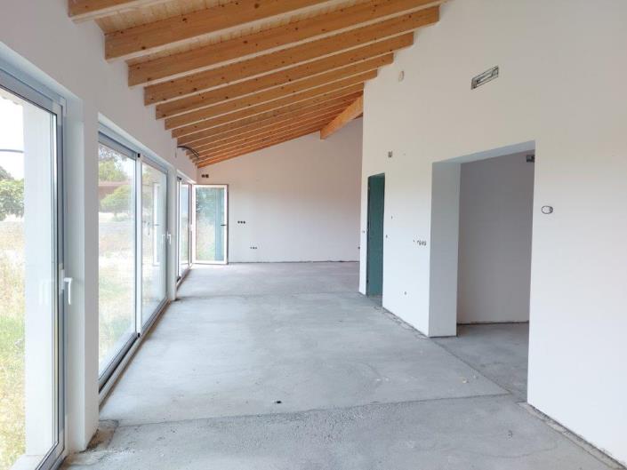 Image No.15-3 Bed House for sale