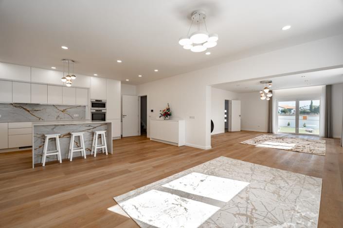 Image No.7-5 Bed House/Villa for sale