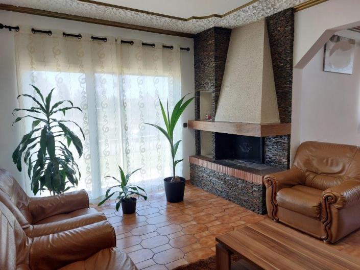 Image No.9-5 Bed Villa / Detached for sale