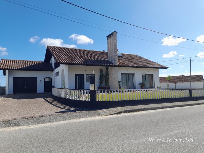 Image No.48-5 Bed Villa / Detached for sale