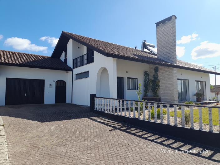 Image No.47-5 Bed Villa / Detached for sale