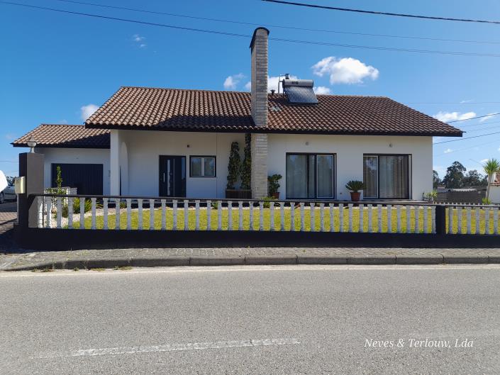 Image No.49-5 Bed Villa / Detached for sale