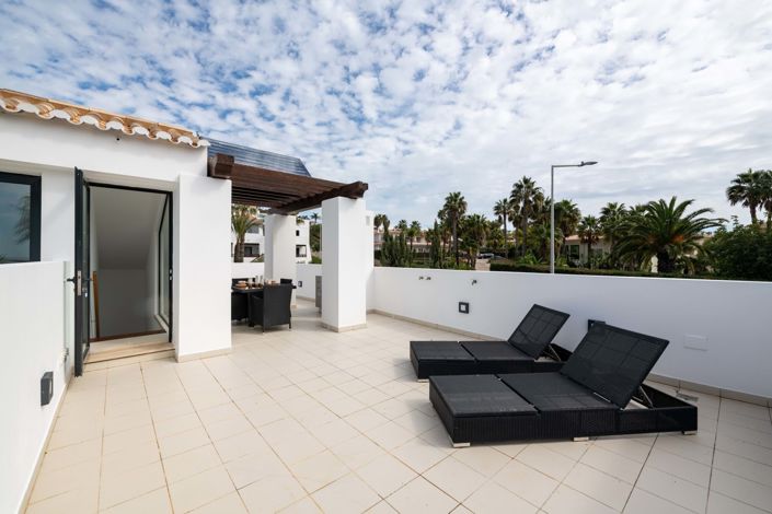 Image No.14-2 Bed Villa for sale