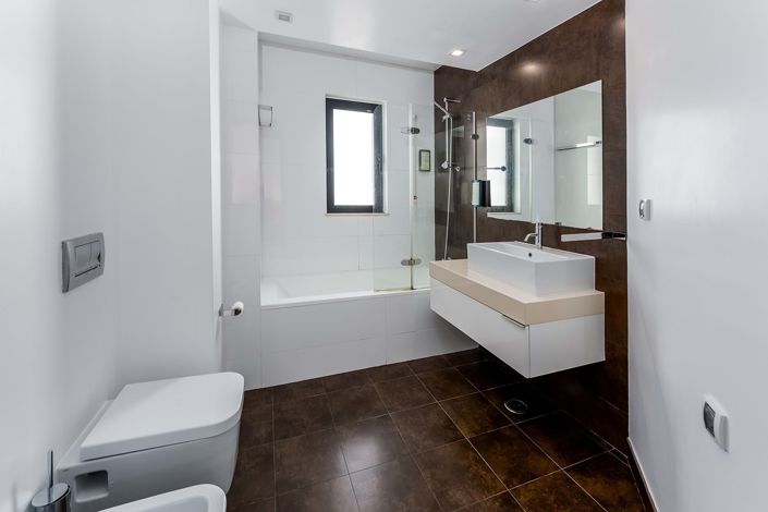 Image No.19-3 Bed Apartment for sale